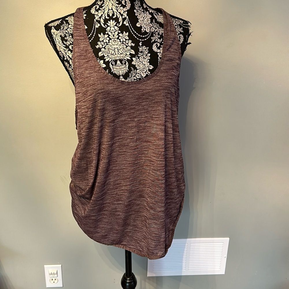 Lululemon size 12 top
